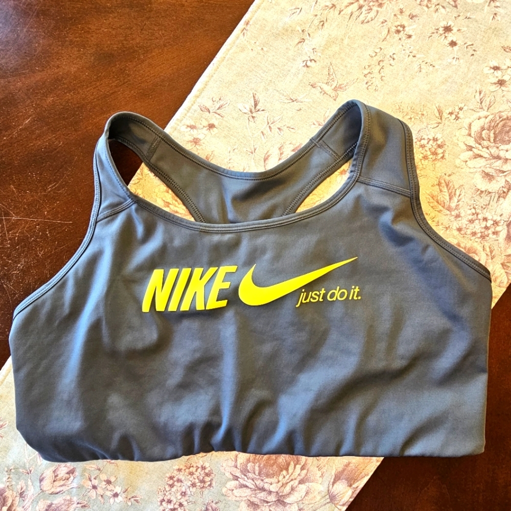 NWOT plus size 3X Nike dri-fit sports bra Pickleball Workout Beach Gym Golf‎